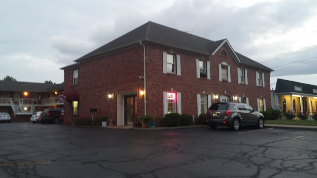 Old Bardstown Inn Exterior photo
